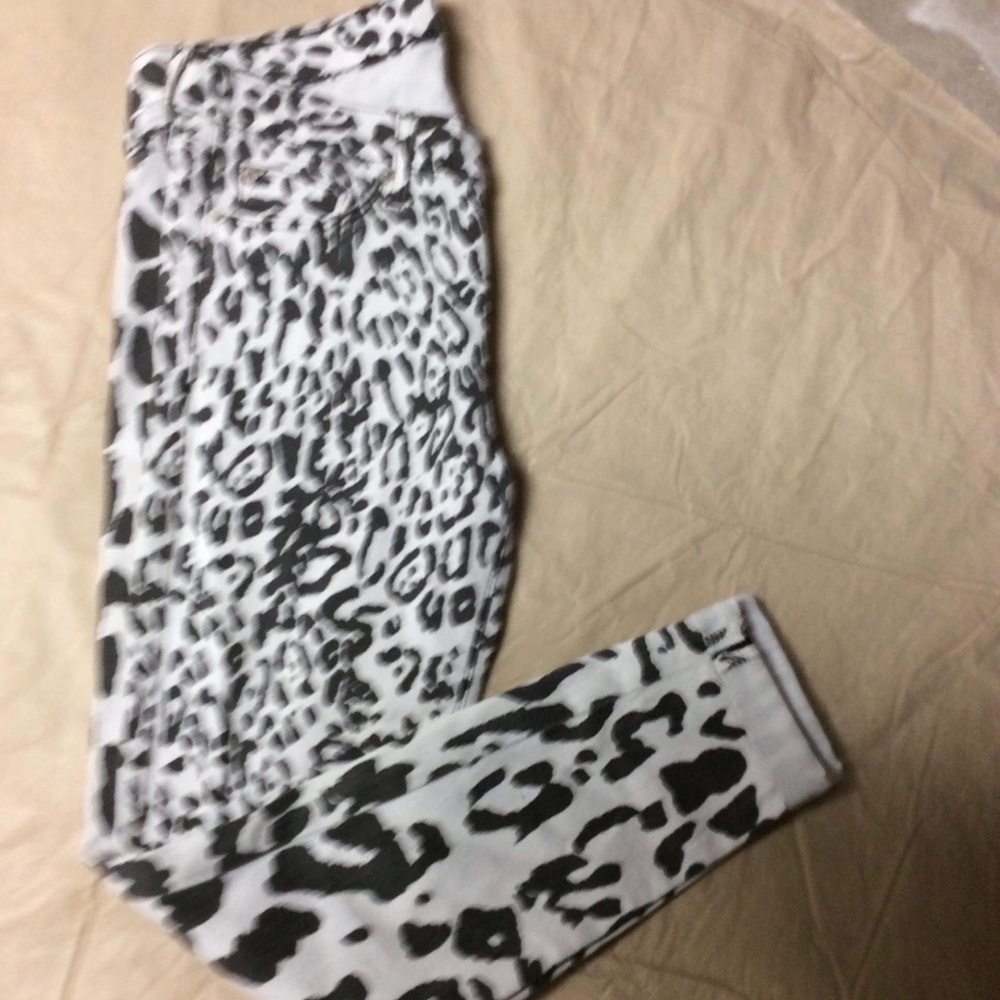 Hudson Crop Leopard Print Jeans sz 27
